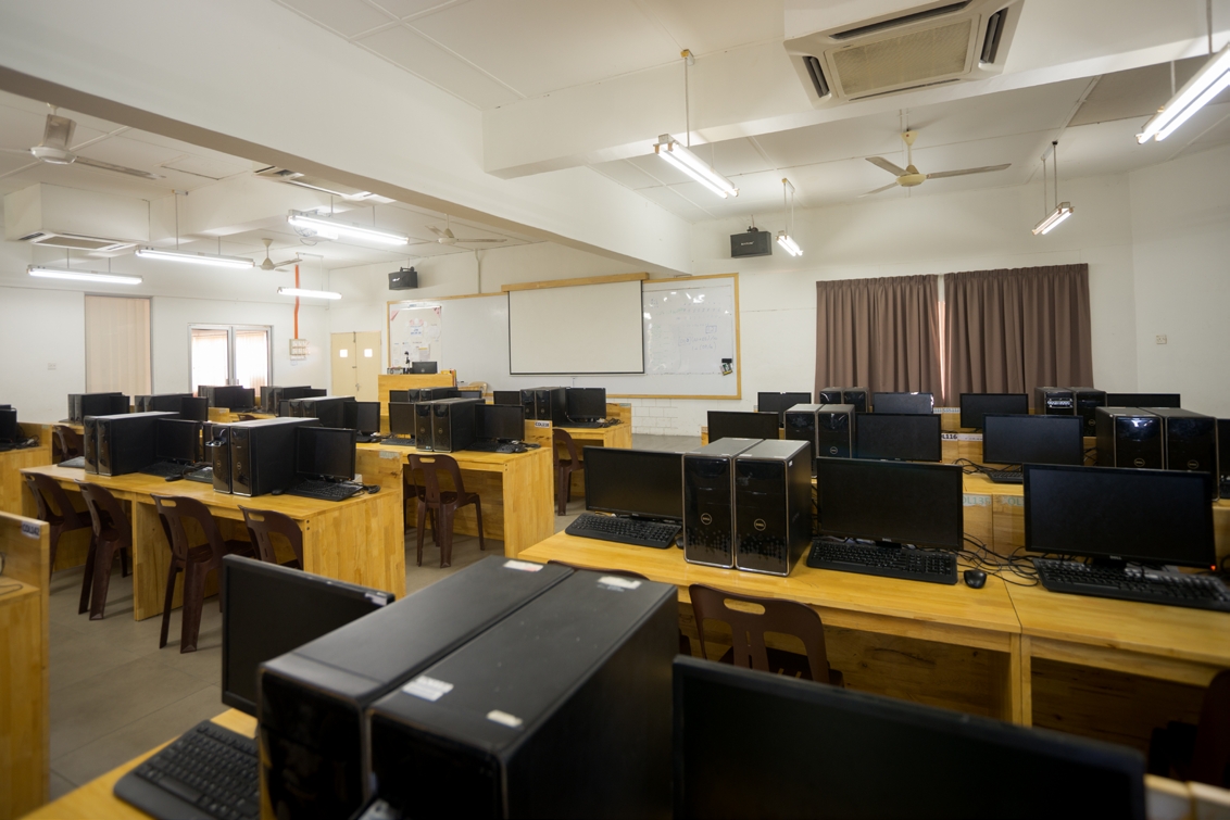 电脑室