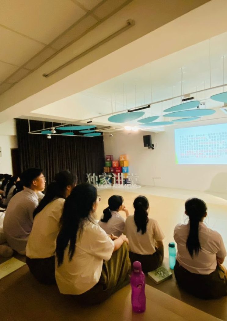 🎨 创意发光｜高二美设班平面设计课成果发表